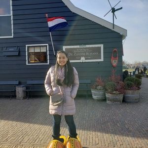 Meet your Posher, Shana